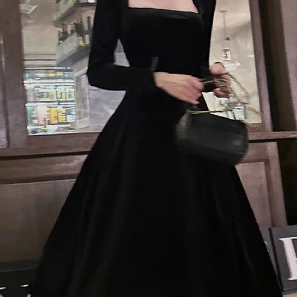 Velvet dress - brand new with tag - black - s
